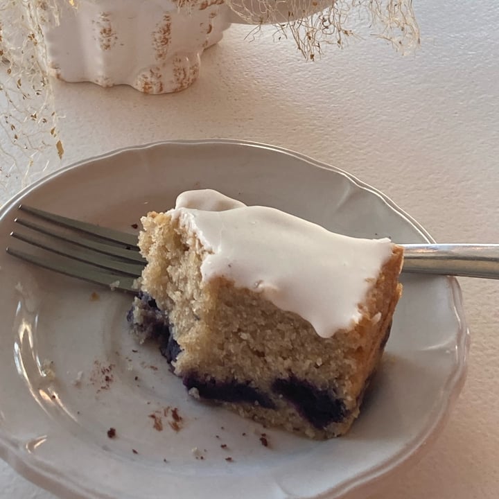 review photo of Edible Flours Vegan and Specialty Bakery blueberry and lemon loaf shared by @silviia on 16 Apr 2022 - review