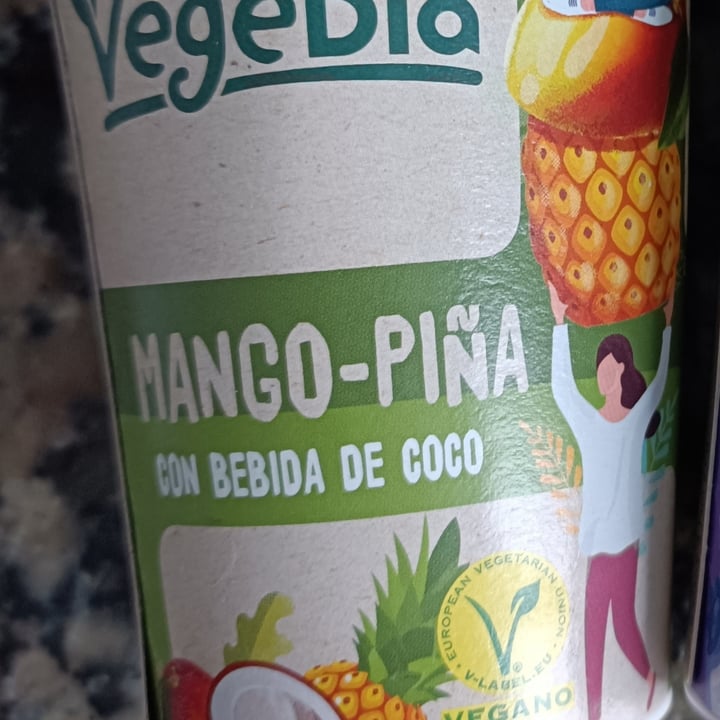 photo of Vegedia Yogur de mango-piña con bebida de coco shared by @lispm on  01 May 2022 - review