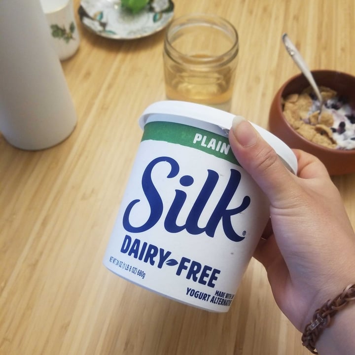 photo of Silk Plain Soy Dairy-Free Yogurt Alternative shared by @sofu on  20 May 2022 - review