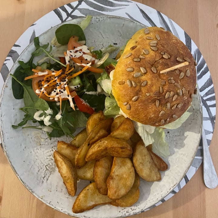 photo of Diggers Vegie Kitchen Smoked tofu BLT shared by @bridey on  13 Aug 2022 - review