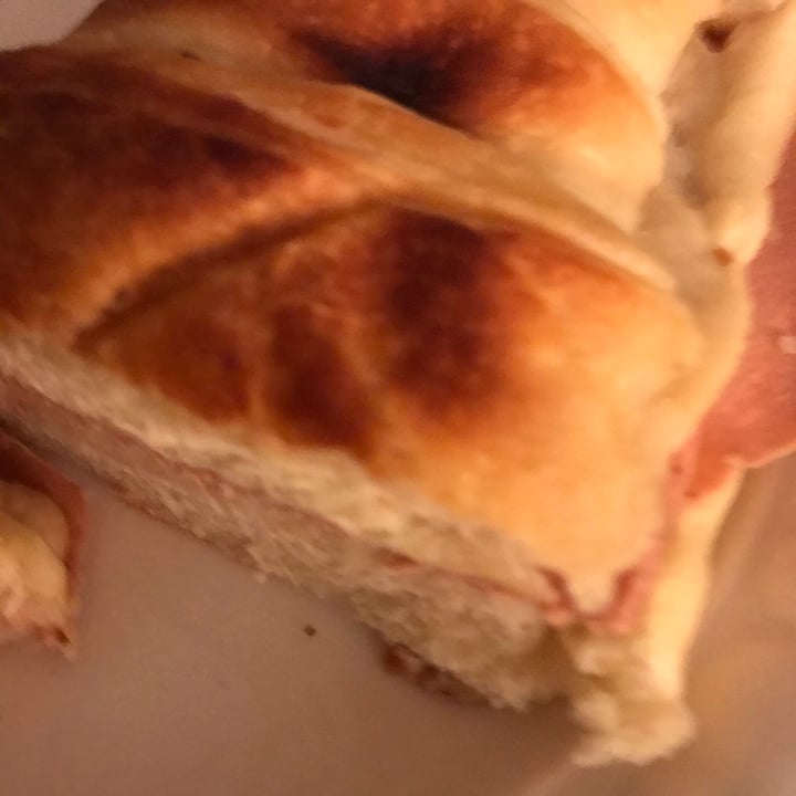 photo of Veganius Croisant De Jamón Y Queso shared by @esteficasotti on  07 May 2020 - review