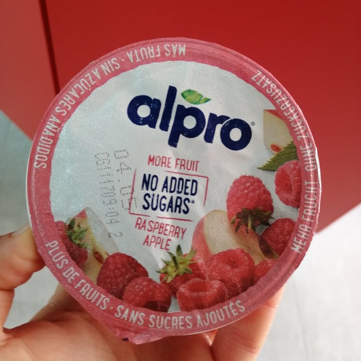 photo of Alpro yogurt lampone e mela shared by @suricato on  28 Apr 2021 - review