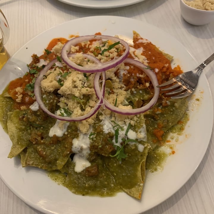 review photo of Giornale Altavista Chilaquiles light shared by @georginaleal on 12 Feb 2020 - review