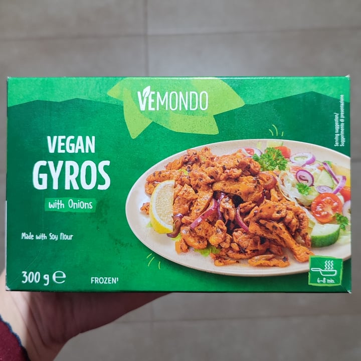 photo of Vemondo Vegan Gyros with Onions shared by @charliee03 on  01 Feb 2022 - review
