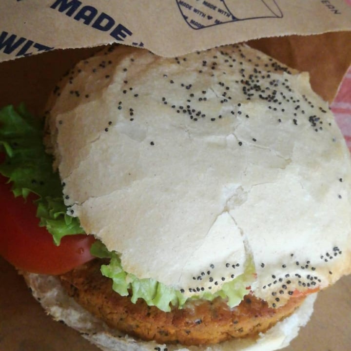 review photo of Flower Burger Funky Cecio shared by @fedebenny on 29 Nov 2020 - review