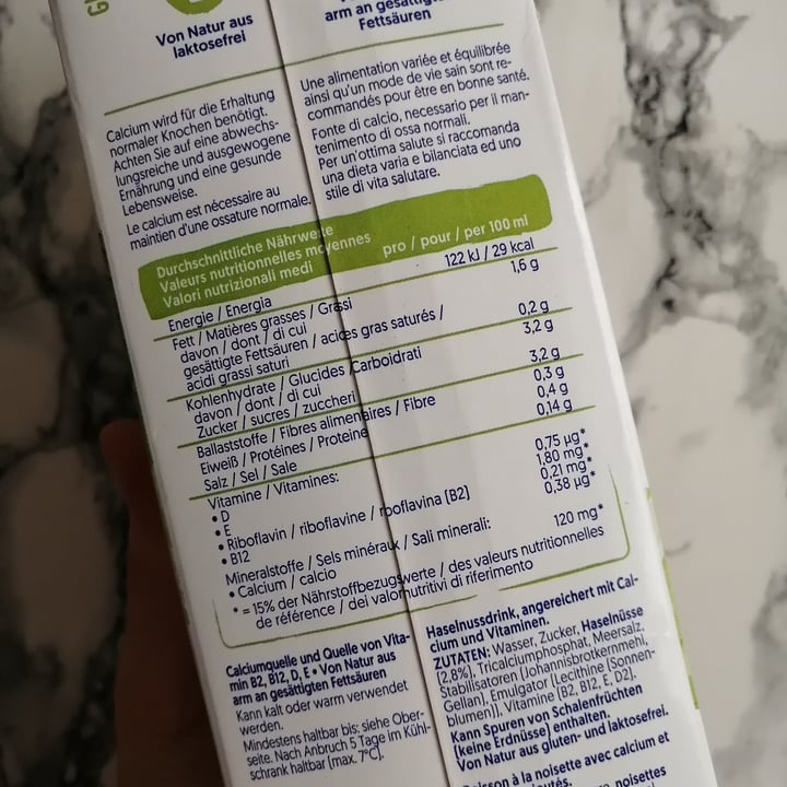 photo of Alpro Alpro Haselnuss shared by @victoriamaugeri on  06 Apr 2022 - review