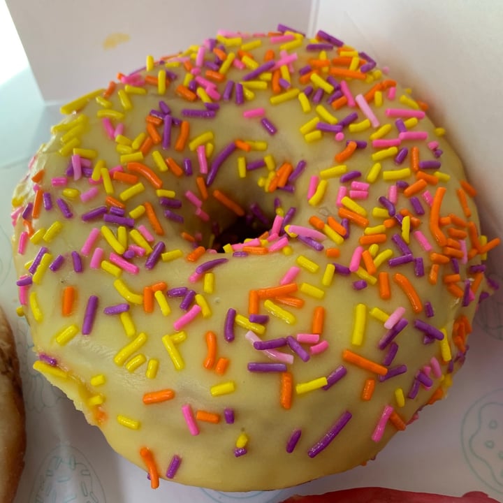 photo of Crave Doughnuts Sprinkle shared by @seitanjunkie on  22 Aug 2021 - review
