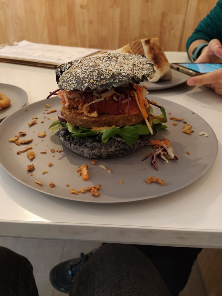 photo of V-BOX Black Jack Burger shared by @yaicar on  27 Nov 2019 - review