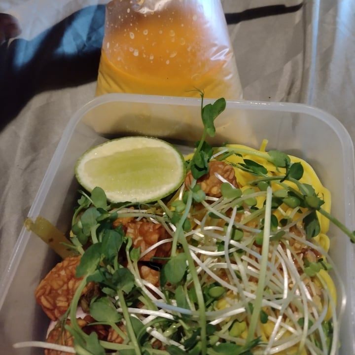 photo of Earth Tone vegetarian cafe and health shop Khao soi with Tempeh shared by @felice on  17 Dec 2021 - review