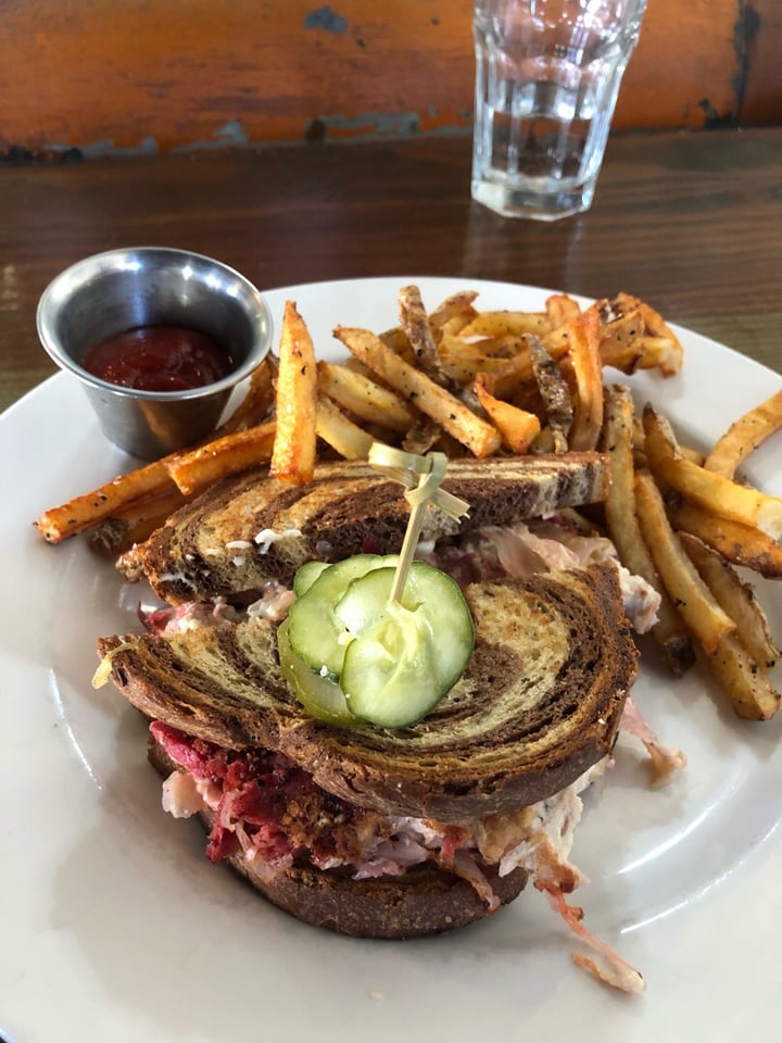 photo of City O' City Seitan pastrami sandwich shared by @badassvegangrrl on  22 Jan 2019 - review