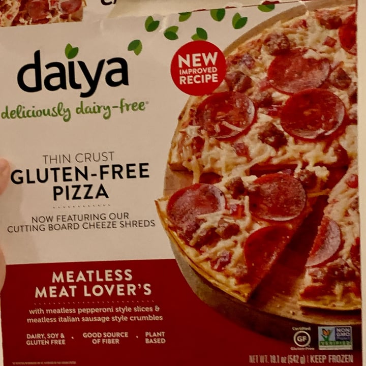 photo of Daiya Gluten-free Pizza Meatless Pepperoni Style shared by @drteetee on  03 Feb 2022 - review