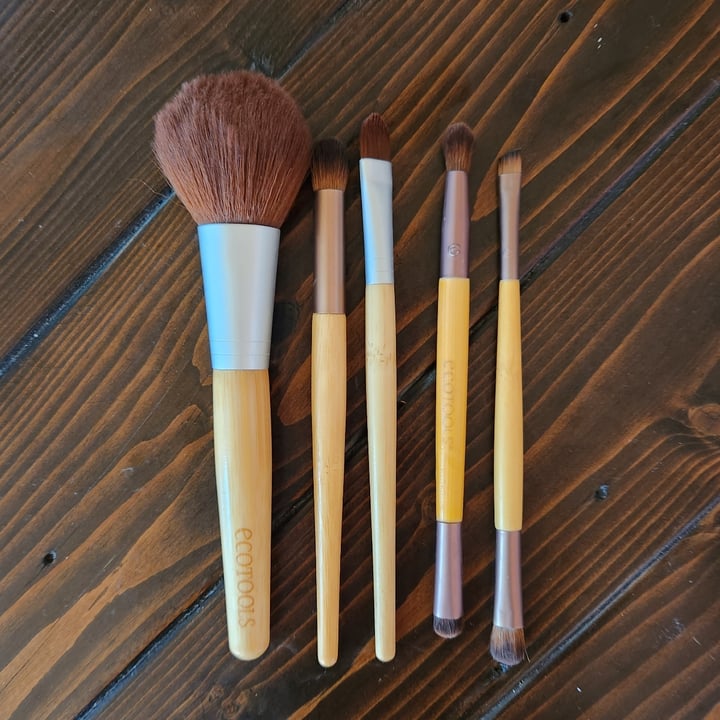 photo of EcoTools 5 Brush Set shared by @rosieb33 on  02 Oct 2022 - review