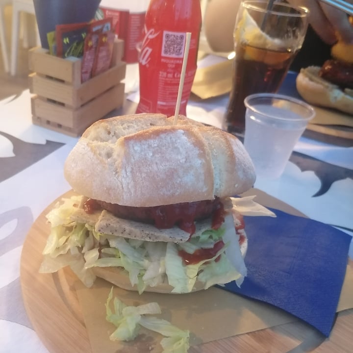 photo of Malikafe Burger Vegano shared by @rosannad93 on  03 Jun 2022 - review