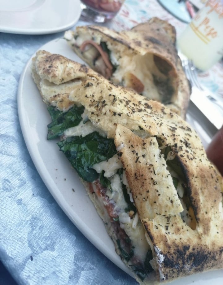 review photo of Ixteriolo's Calzone shared by @angelramirez on 20 Feb 2020 - review