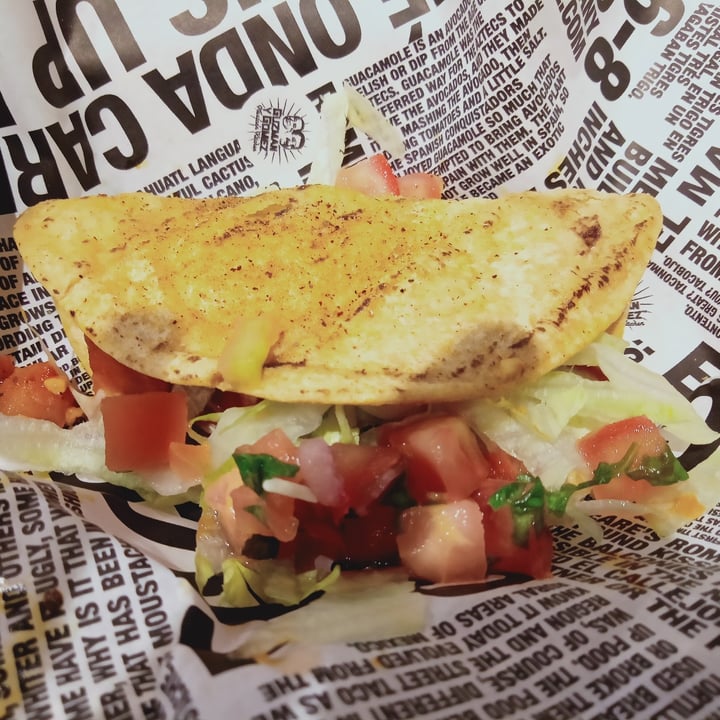 photo of Guzman Y Gomez Hard Taco with tofu rancheros shared by @veganspicegirl on  12 Sep 2021 - review