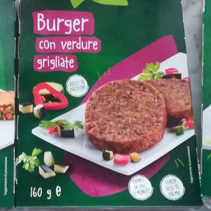photo of Vemondo 2 Burger Con Verdure Grigliate shared by @giadabroggio on  29 Sep 2022 - review