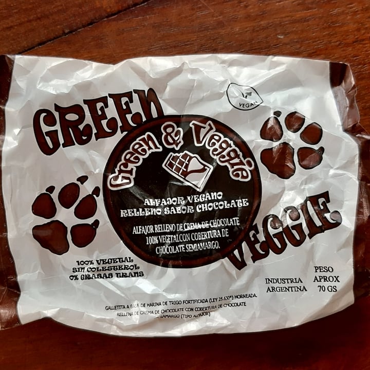 review photo of Green & Veggie Alfajor Vegano relleno de Chocolate shared by @gabrgarcia on 26 Sep 2022 - review