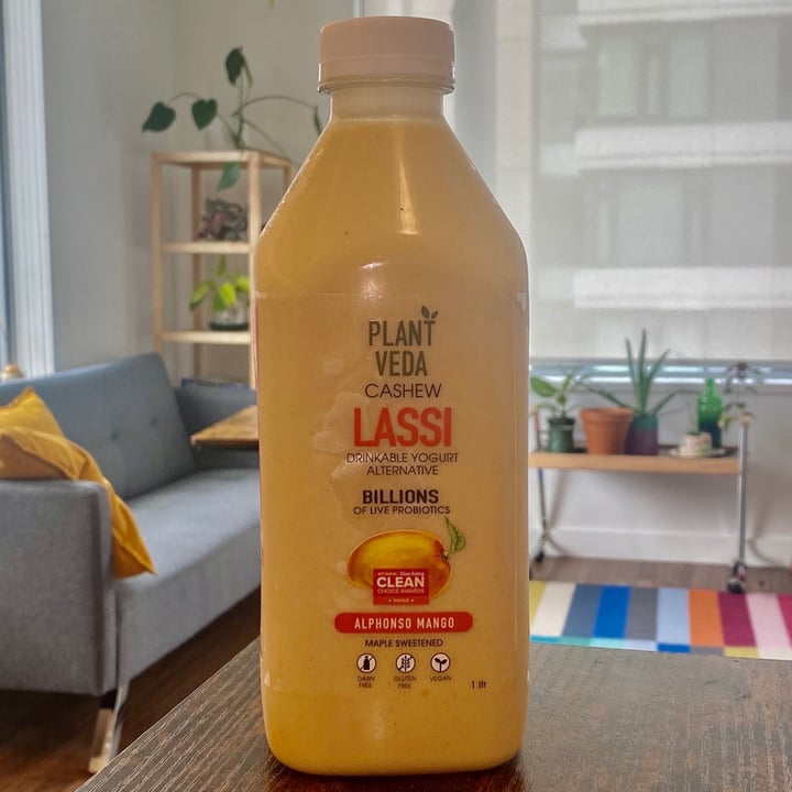 photo of Plant Veda Cashew Lassi Alphonso Mango shared by @tefafelix on  08 Jun 2022 - review