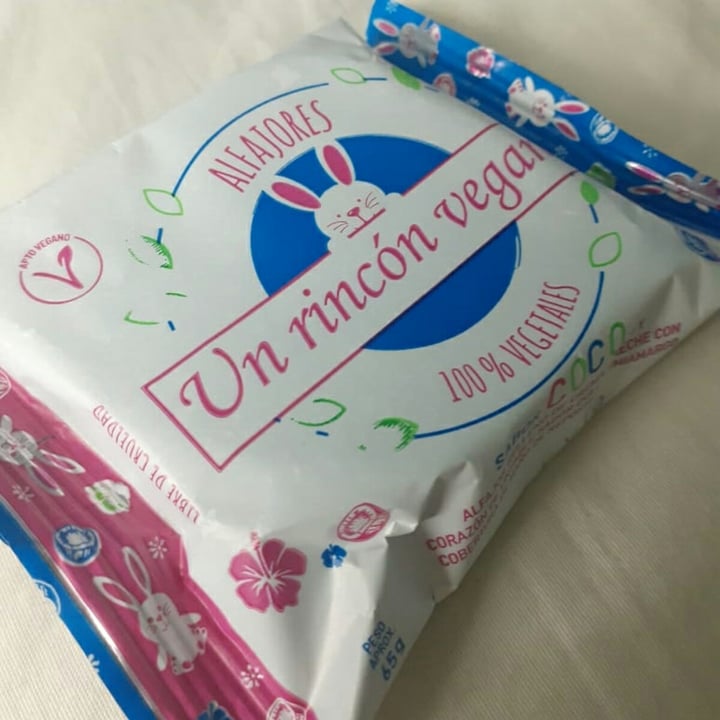 photo of Un Rincón Vegano Alfajor de Coco shared by @nikiok on  21 May 2021 - review