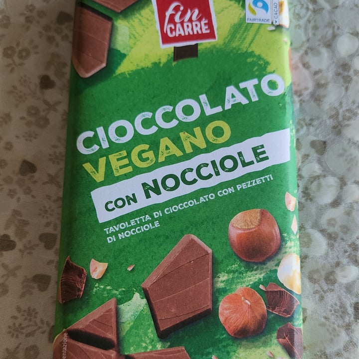photo of Fin Carré Chocolate con avellanas troceadas shared by @noeminem on  23 Jun 2022 - review
