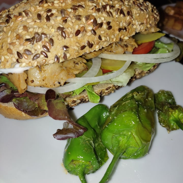 photo of Petit Vegan sandwich heura shared by @jordimarta on  06 Sep 2021 - review