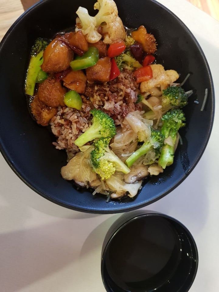 photo of GroVe Kung Pao Monkey Head Mushroom Rice Bowl (Brown Rice) shared by @shanna on  06 Oct 2018 - review