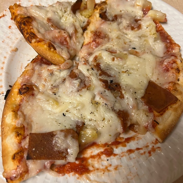 photo of Parkway Pizza Northeast Vegan Hawaiian Pizza shared by @annettej on  14 Jul 2022 - review