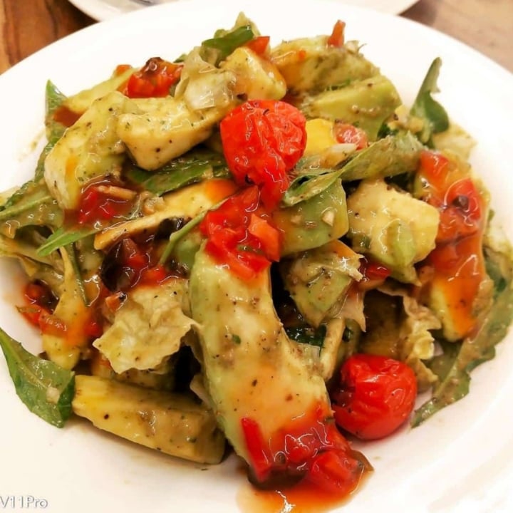 review photo of Anuraag's Cafe & Live Bakery Avocado salad with aragula shared by @jagritikaushik on 21 Feb 2021 - review