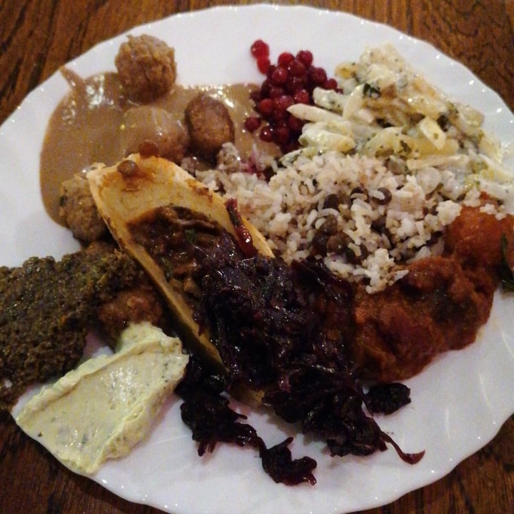 photo of Hermans Dinner Buffet shared by @jessicarebeg on  06 Dec 2021 - review
