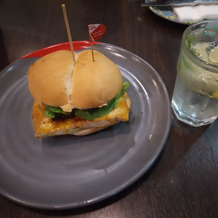 photo of Nando's AEON Bukit Indah Portobello Mushroom With Tofu Burger shared by @notcow on  25 Jun 2022 - review