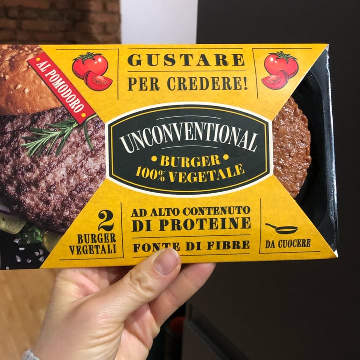 photo of Unconventional Burger Vegetale Al Pomodoro - Tomato Burger shared by @luciapi on  09 Apr 2022 - review