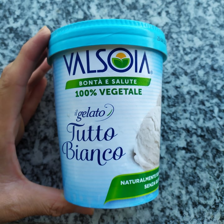 photo of Valsoia Il Gelato Tutto Bianco shared by @rositarm on  16 Jun 2022 - review