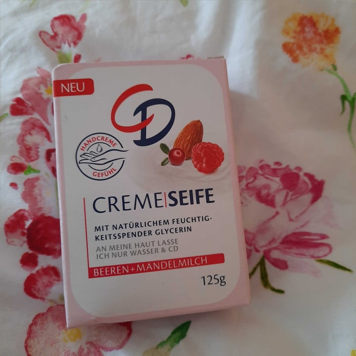 photo of CD Cremeseife Beeren und Mandelmilch shared by @sandravi on  10 May 2020 - review