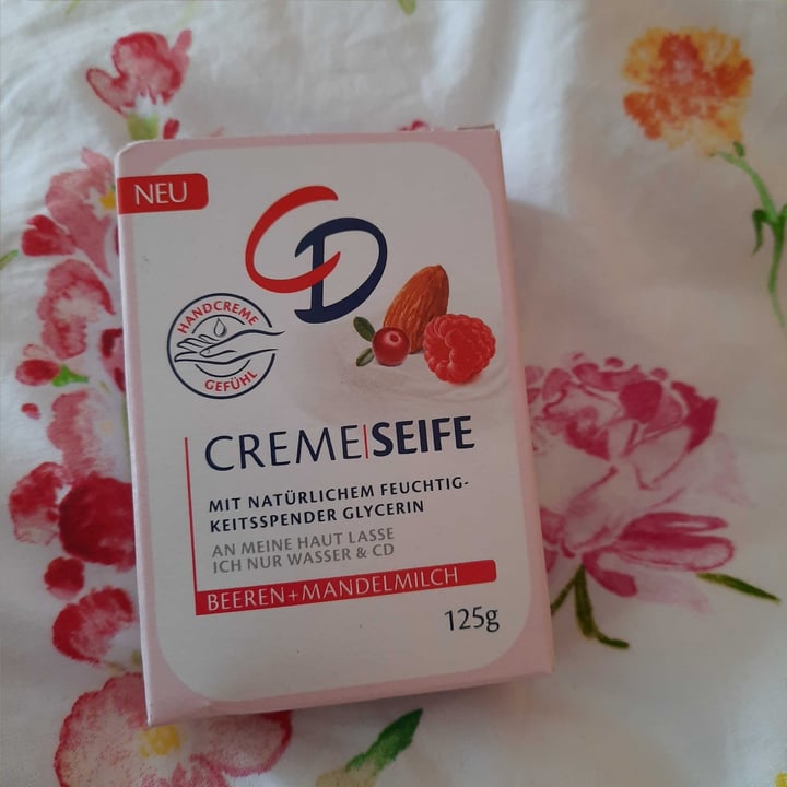 review photo of CD Cremeseife Beeren und Mandelmilch shared by @sandravi on 10 May 2020 - review