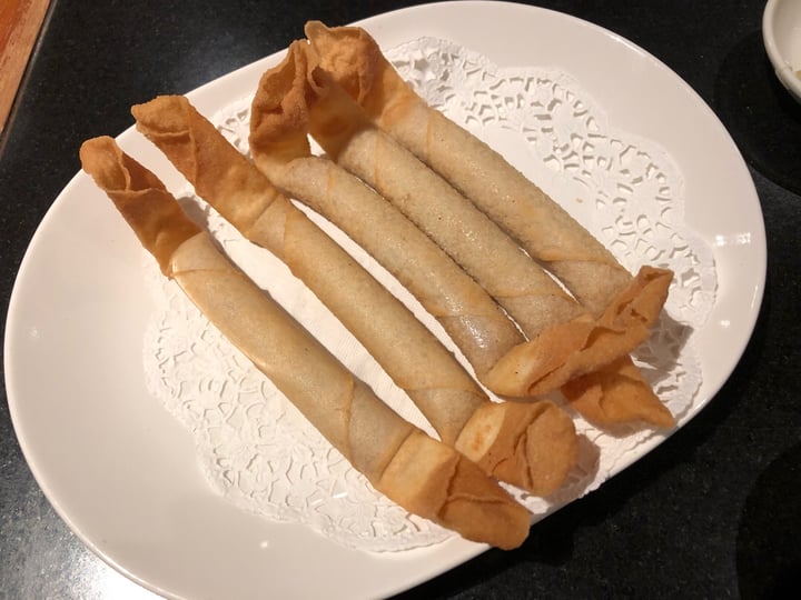 photo of Din Tai Fung Yam paste wrapped in crispy spring roll shared by @noll-fyra on  01 May 2019 - review