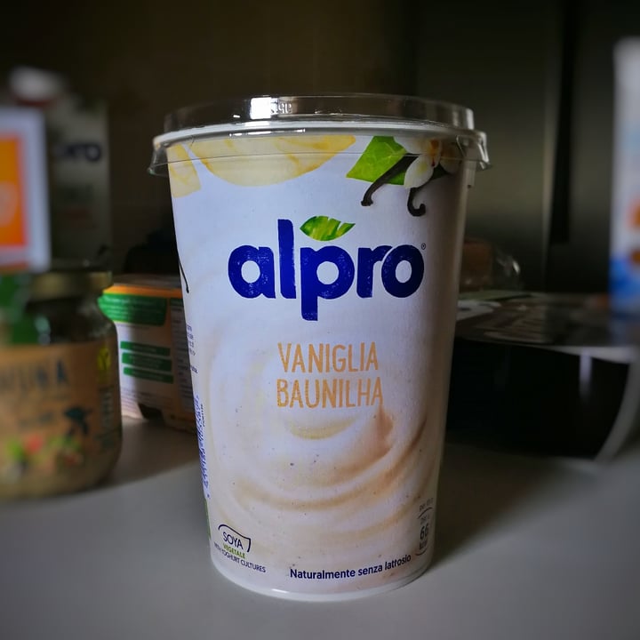 photo of Alpro Alpro Yogurt Soia Vaniglia shared by @camyveg on  01 Jun 2021 - review