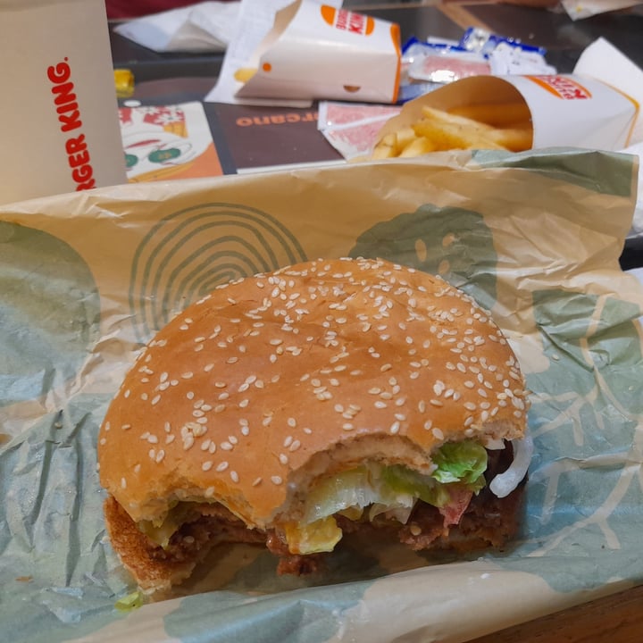 review photo of Burger King - Sucursal Francisco Alvarez Plant-based Whopper shared by @macasimone on 22 Nov 2021 - review