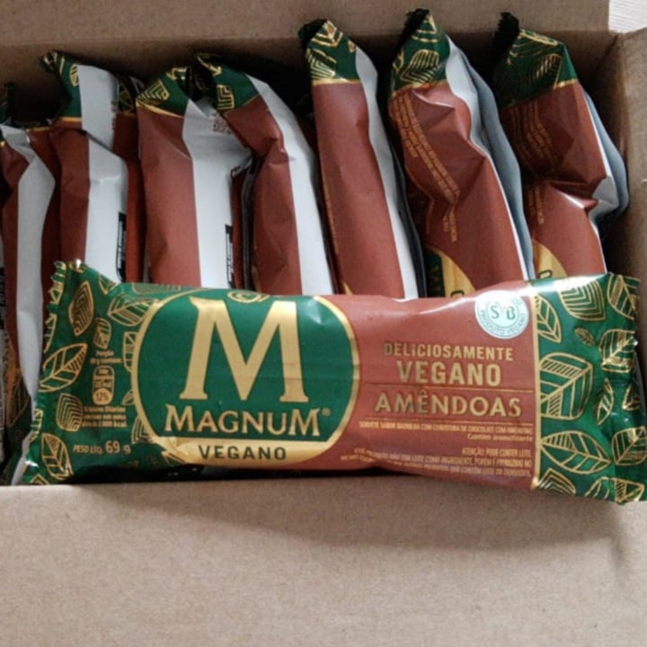 photo of Magnum Magnum Vegan Almond shared by @karinaidalire on  11 Jul 2021 - review