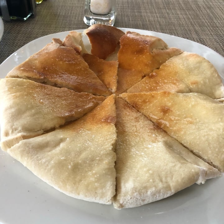 photo of Rolandi's Pizzeria Focaccia - “Garlic bread” shared by @valeskafreire on  17 Jun 2021 - review