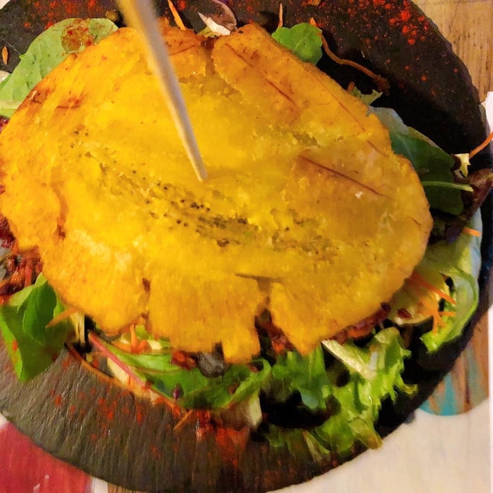 photo of Cookaluzka Plátano Burger shared by @yocomovegan on  19 Jul 2020 - review
