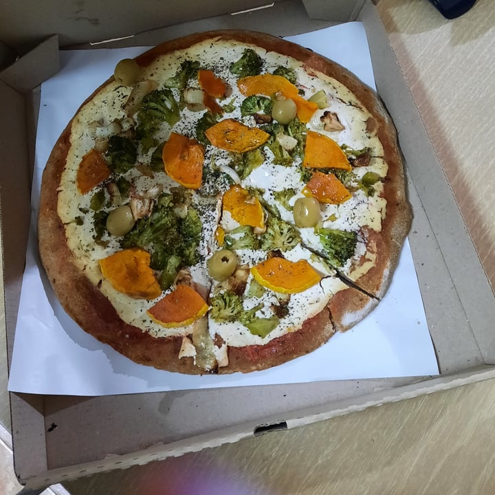 review photo of SATTVA LOBOS CONCIENCIA VEGETARIANA Y VEGANA Pizza shared by @julietaquispe on 11 Nov 2021 - review