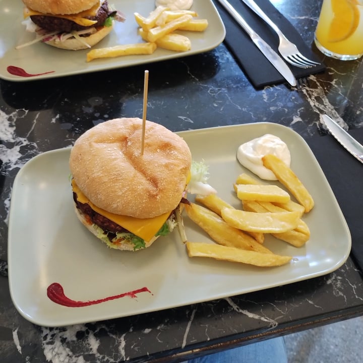 photo of TxuKruT Vegan Bar Burger Vegetal Casera shared by @zurisadaimeza on  26 Sep 2022 - review
