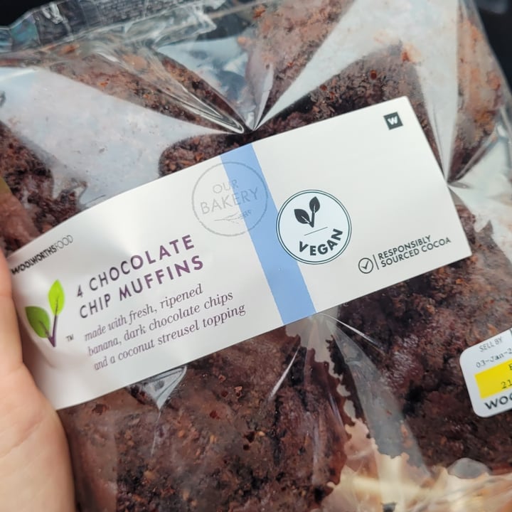 review photo of Woolworths Food Chocolate chip muffins shared by @juliianadiniz on 03 Apr 2022 - review