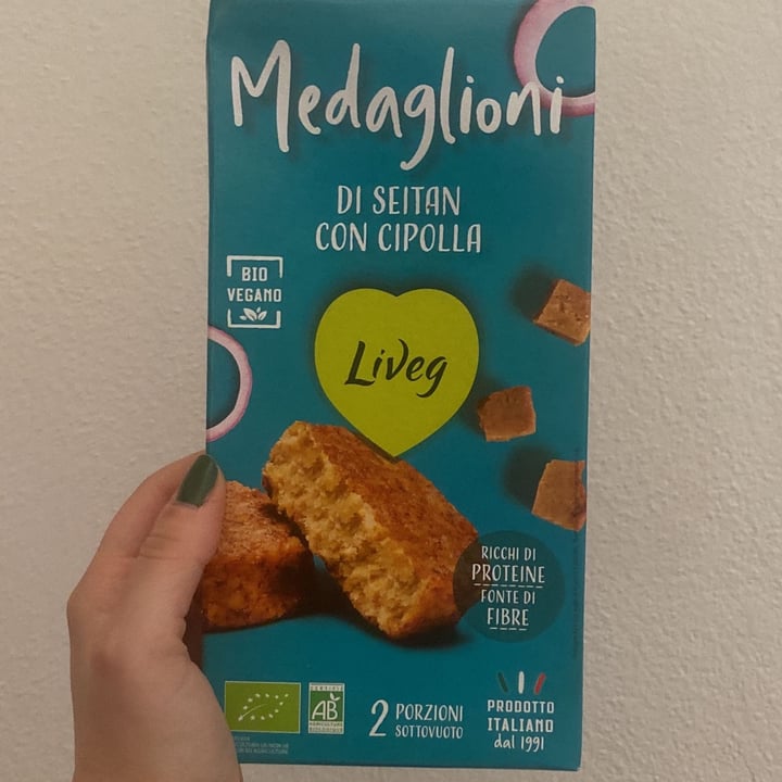 photo of Liveg Medaglioni di Seitan Con Cipolla shared by @ilariacera on  28 Aug 2022 - review