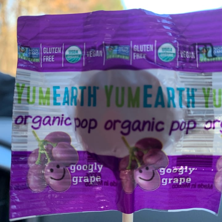 photo of YumEarth Organic Pop - Googly Grape shared by @onehungryvegan on  05 Dec 2021 - review