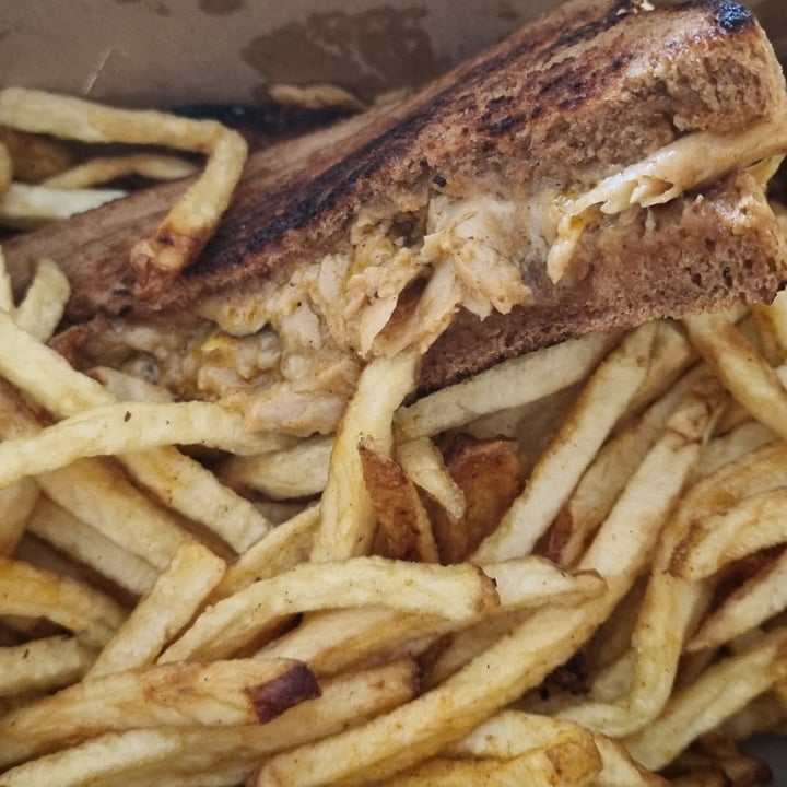 photo of Fresh Earth Food Store Ch!cken Mayo Grilled Sarmie shared by @sunshineyum on  25 May 2021 - review