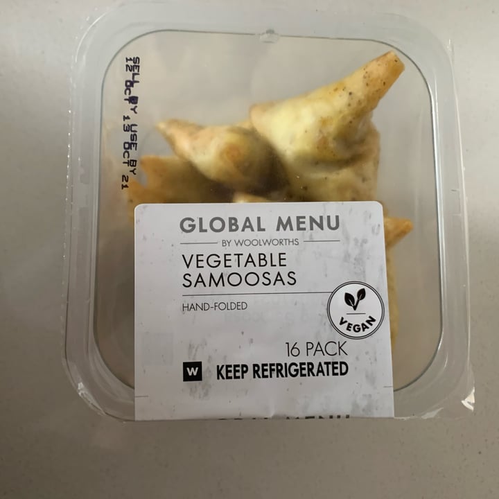 photo of Woolworths Food Vegetable Samoosas shared by @kaylynparbs on  08 Nov 2021 - review