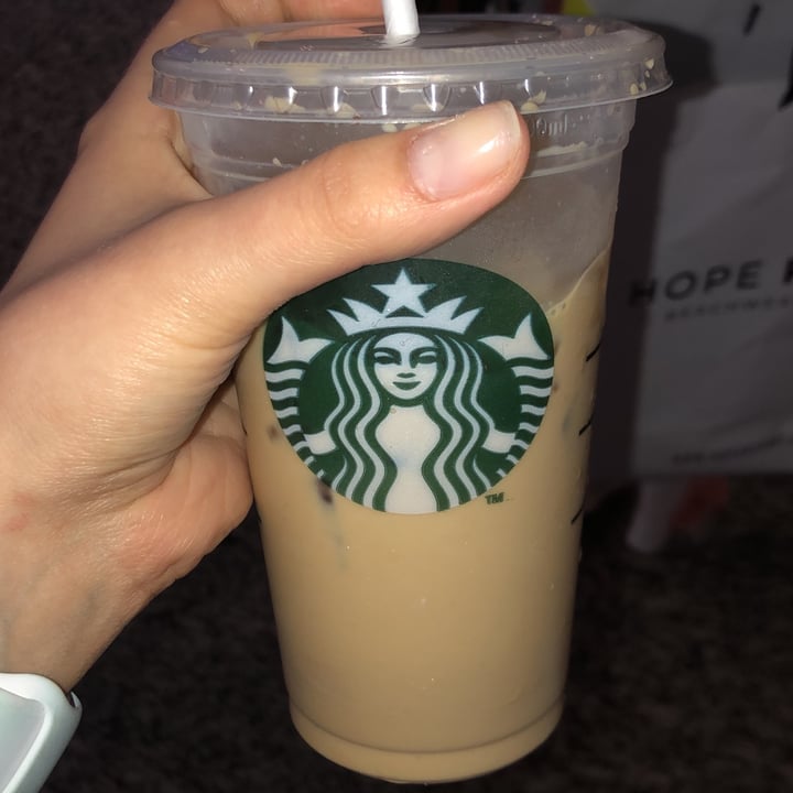 photo of Starbucks Almond Based Iced Coffee shared by @laurakalkmann on  24 May 2022 - review