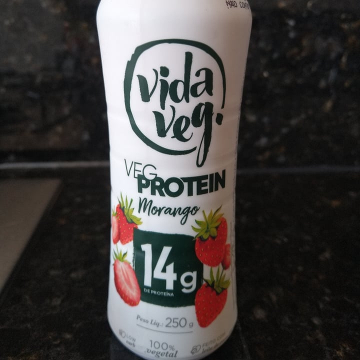 photo of Vida Veg Iogurte De Morango shared by @anahorta on  10 May 2022 - review