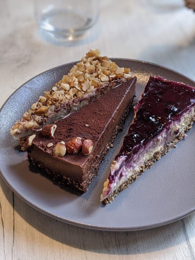 Foto do prato “Chocolate and Hazelnut Cake”